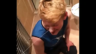 Blonde teen inviting cumshot